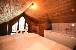 独特平房, 按摩浴缸 | 1 多间卧室、防过敏的被褥、办公桌、遮光窗帘