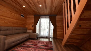 Bangalô exclusivo, banheira de hidromassagem | 1 quarto, roupas de cama antialérgicas, escrivaninha, cortinas blackout