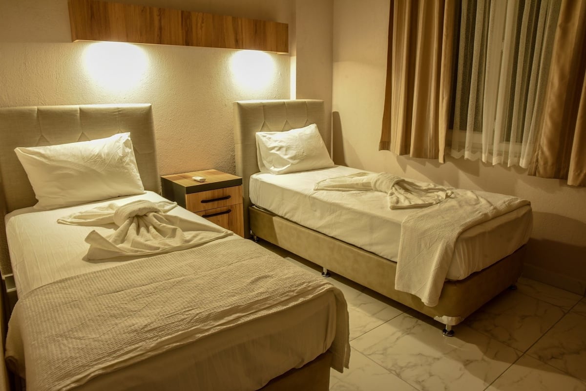 Junior Apartment | 1 bedroom, hypo-allergenic bedding, desk, blackout drapes