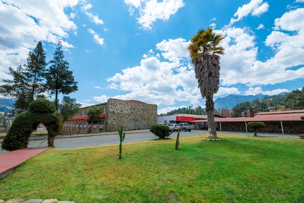 Property entrance - Real Hotel Huascaran (Independencia)