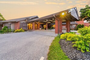 Exterior - Rodeway Inn Festival (Stratford)