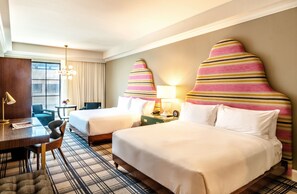 Kamar Premium (2 King Beds) | Seprai katun Mesir, seprai premium, dan selimut bulu angsa