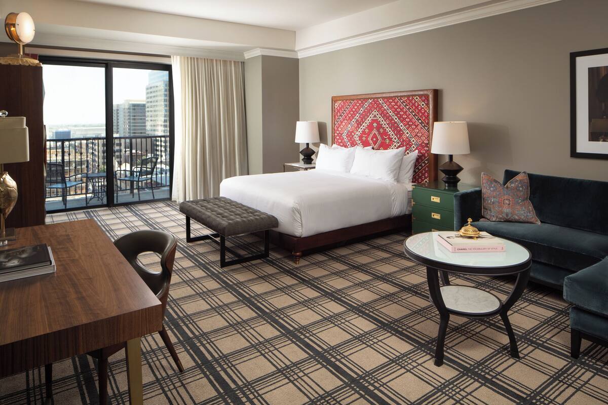 Premium Balcony Corner Room, 1 King | Egyptian cotton sheets, premium bedding, down comforters, pillowtop beds