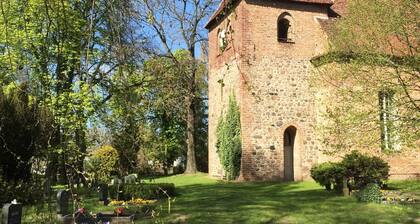 NEU: Ferienhaus in uriger Natur mit WLAN - nur 35 Minuten nach Berlin