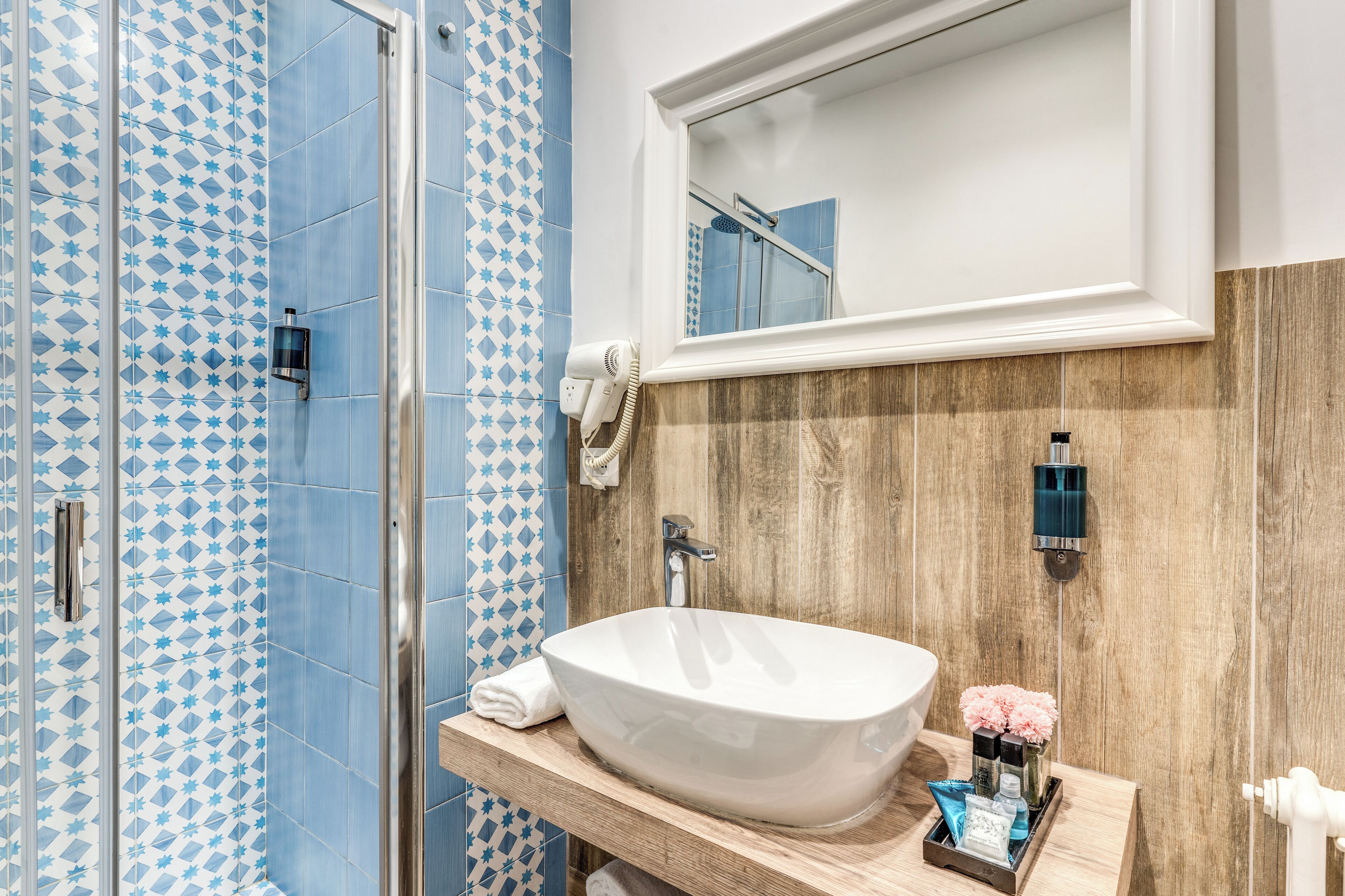 Foto - Camera e Caffé DeLuxe