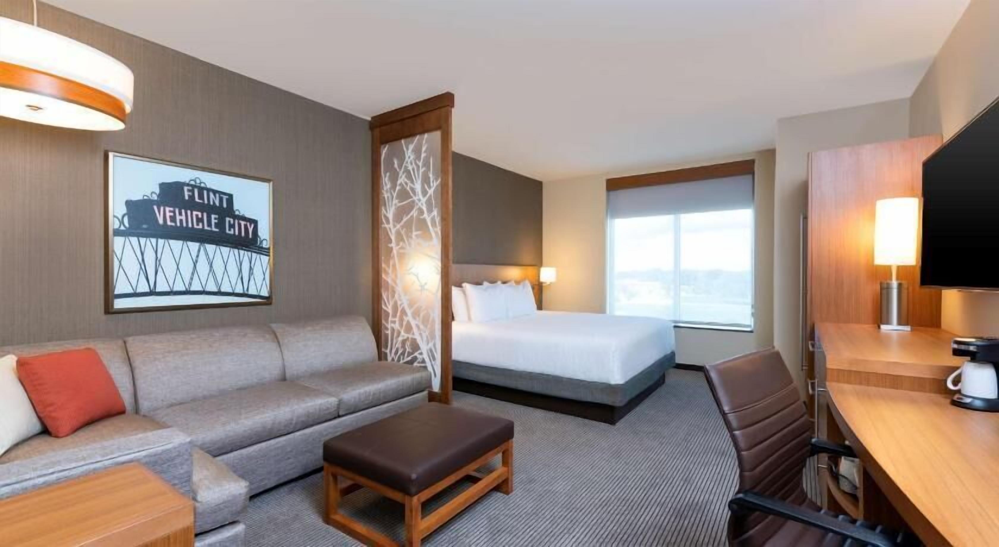 Desk, blackout drapes, iron/ironing board, free WiFi