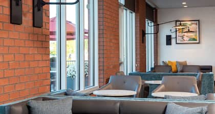 Hyatt Place Flint / Grand Blanc