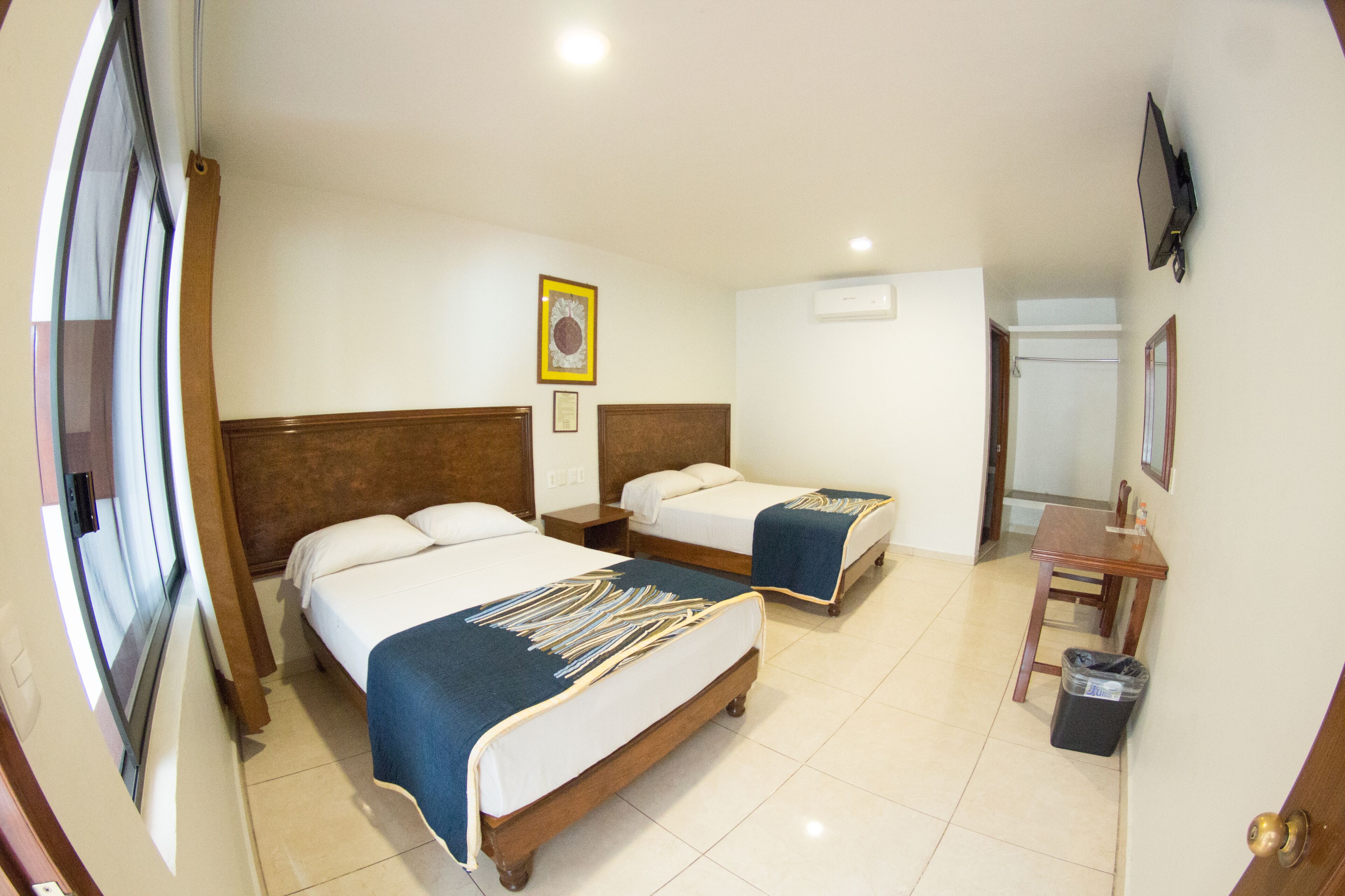 business room | desk, iron/ironing board, free wifi, bed sheets