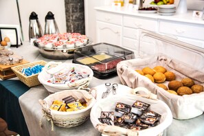 Free daily buffet breakfast  - Ischia Dream Sunset (Forio)