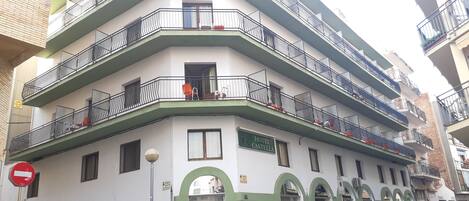 Mặt tiền nơi lưu trú