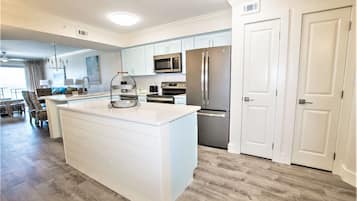 Kondominium, 2 kamar tidur, pemandangan pantai (403) | Area keluarga | TV LED