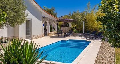 Holiday house KAI with private pool