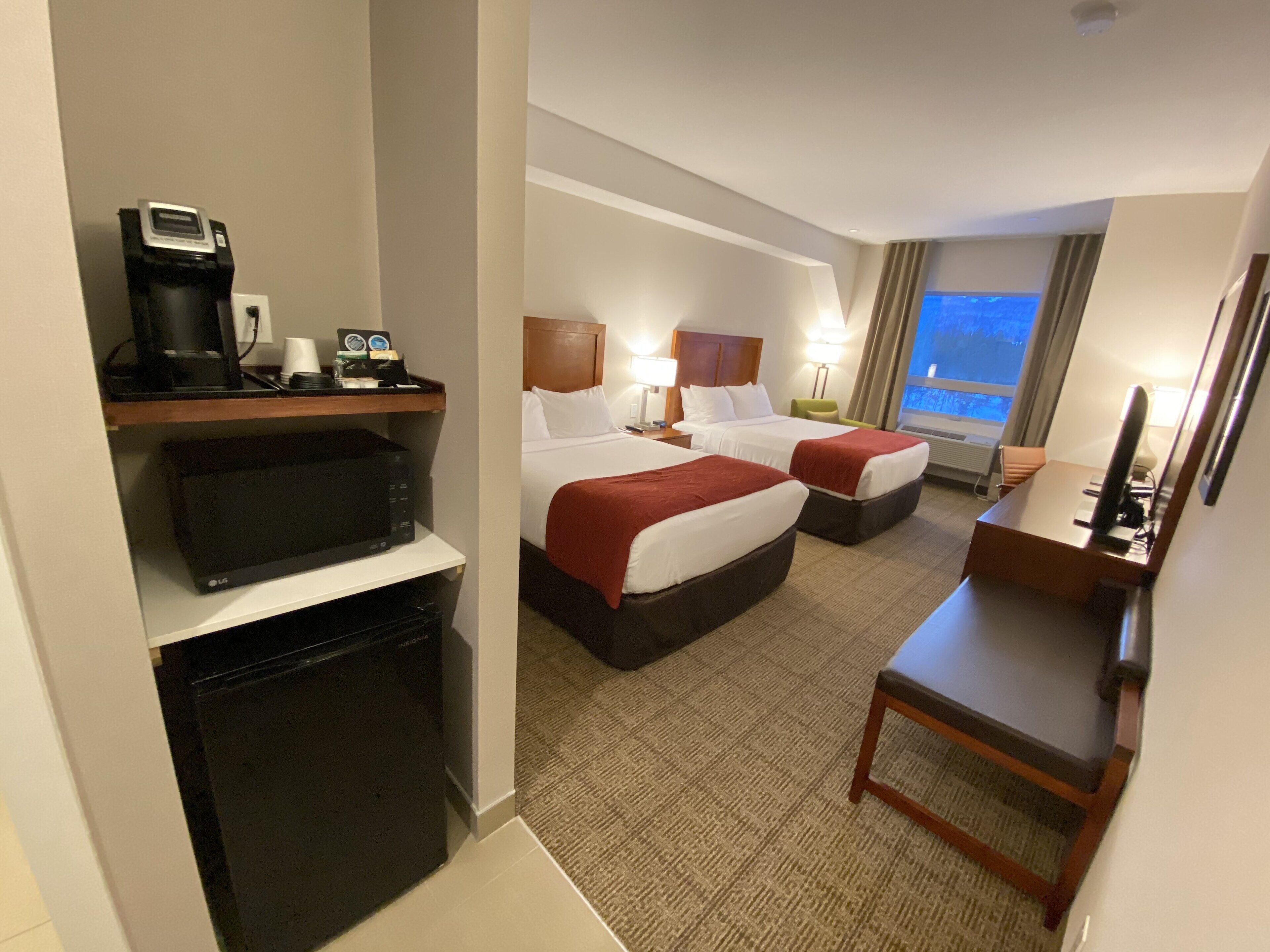 standard room, 2 queen beds, non smoking | 1 bedroom, desk, free wifi, bed sheets