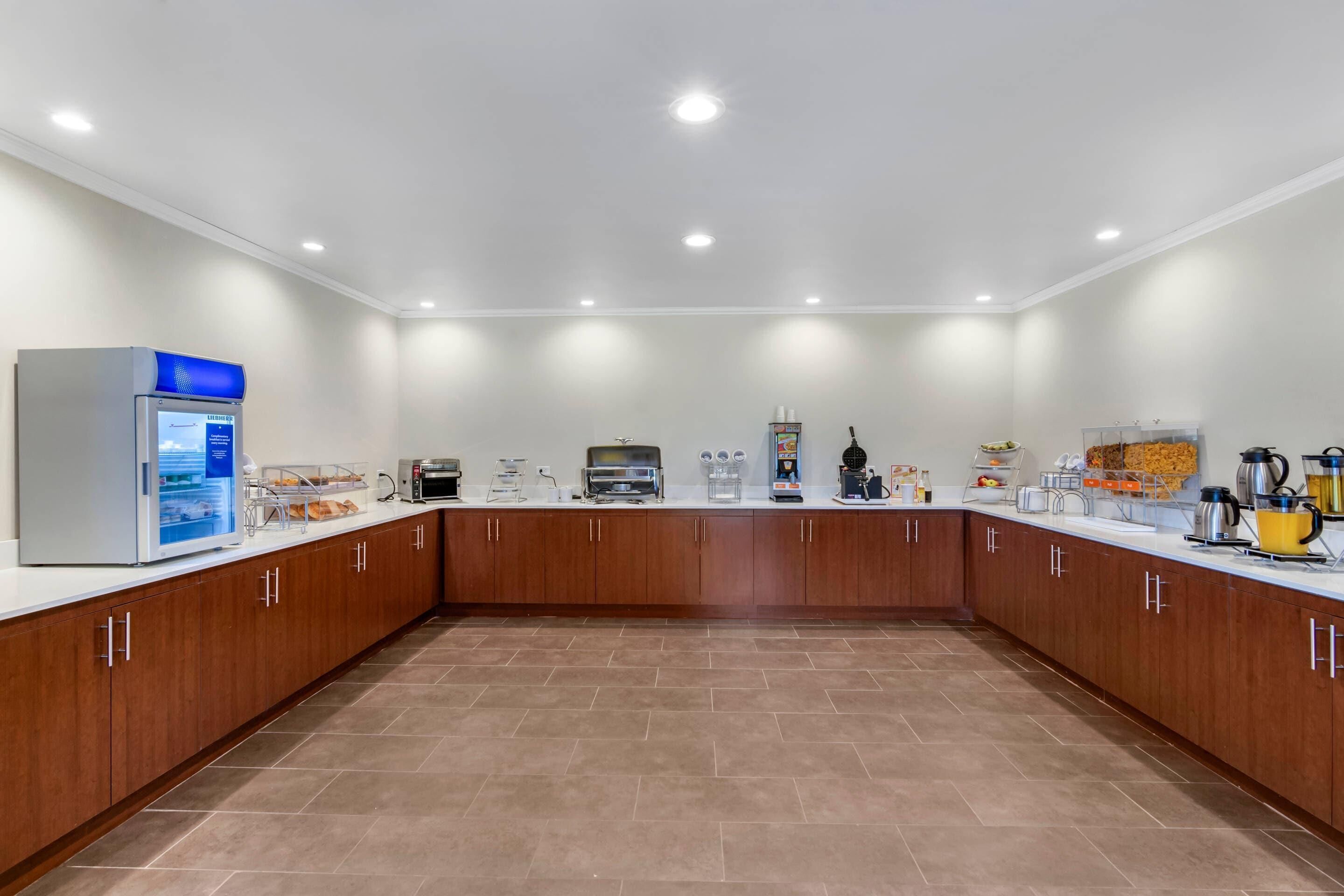 free daily continental breakfast