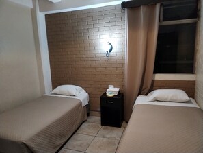 Tweepersoonskamer | Een kluis op de kamer, gratis wifi, beddengoed