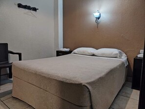 Caja de seguridad en la habitación, wifi gratis y ropa de cama 