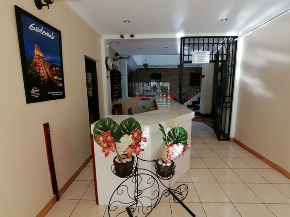 Kamar Single Basic | Wi-Fi gratis dan seprai linen