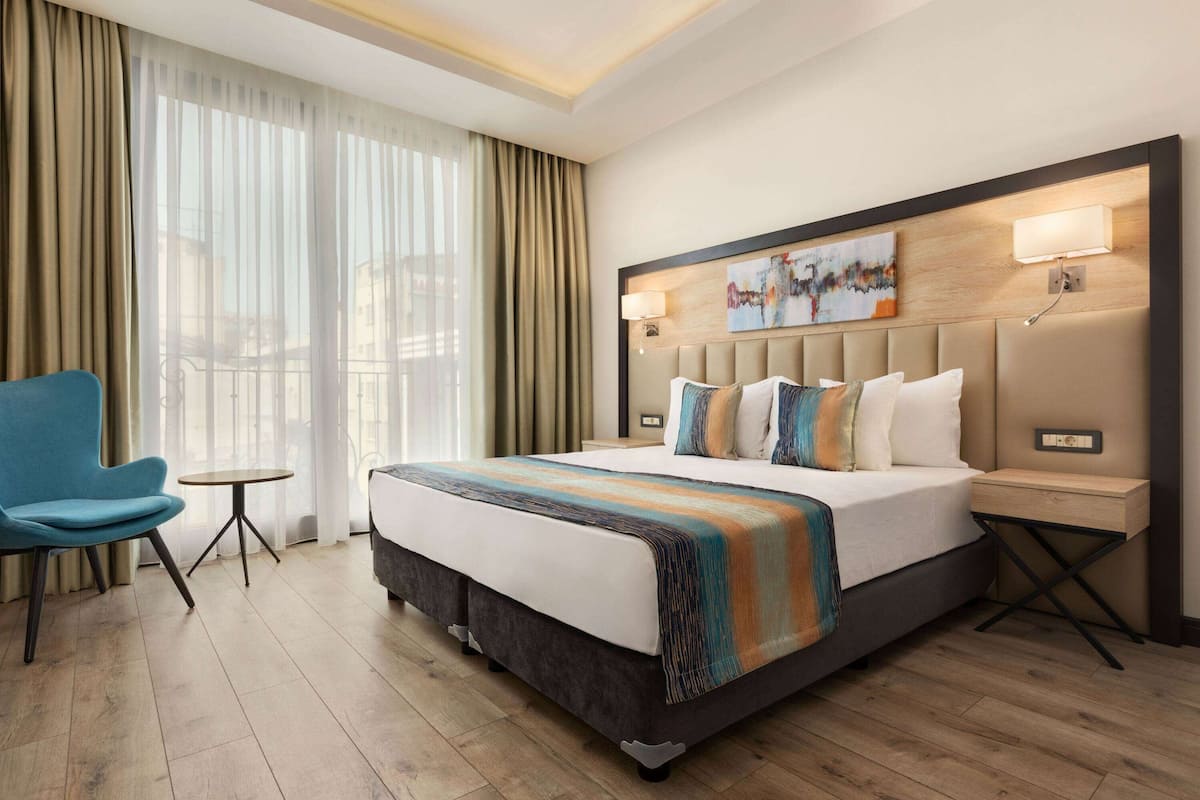 Select Comfort beds, minibar, in-room safe, desk