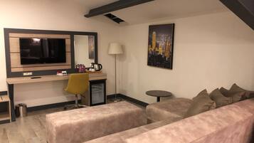 Presidential-Suite, Mehrere Betten, Nichtraucher | Hochwertige Bettwaren, Minibar, Zimmersafe, Schreibtisch