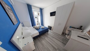 Deluxe Double or Twin Room, Terrace | Egyptian cotton sheets, premium bedding, Tempur-Pedic beds - B&B Bologna Fair Tower (Bologna)