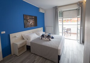 Chambre Deluxe Double ou avec lits jumeaux, terrasse | Draps en coton égyptien, literie de qualité supérieure