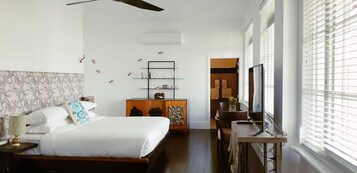 Hart Suite | Egyptian cotton sheets, premium bedding, pillowtop beds, free minibar