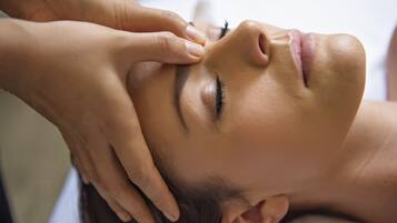 Couples treatment room(s), body treatments, aromatherapy
