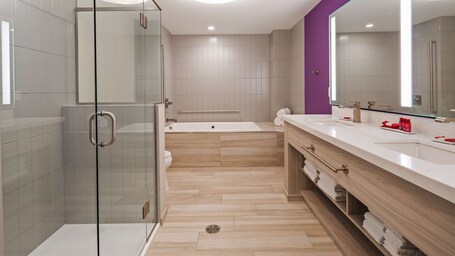 Best Western Premier Winnipeg East - Image 7