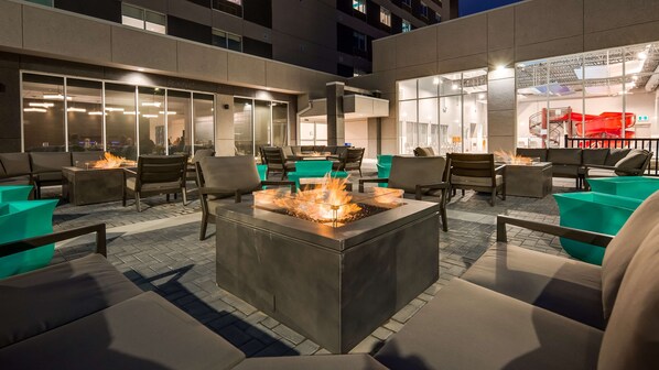 Terrace/patio - Best Western Premier Winnipeg East (Winnipeg)