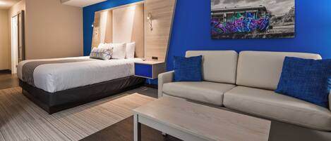 1 間臥室、客房內保險箱、書桌、筆電工作空間