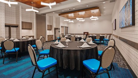 Best Western Premier Winnipeg East - Image 8