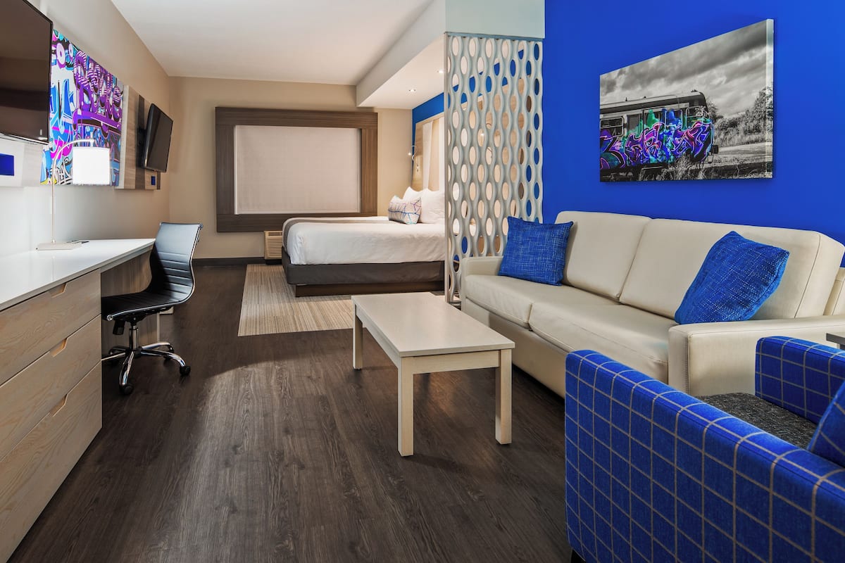 Standard Studio, 1 King Bed, Non Smoking, Refrigerator & Microwave (with Sofabed) | 1 bedroom, in-room safe, desk, laptop workspace