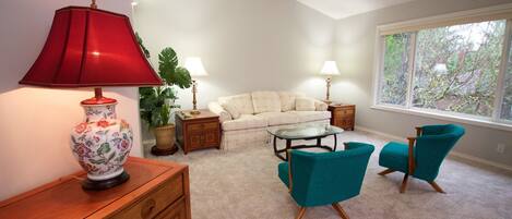 TV, fireplace, Netflix, streaming services