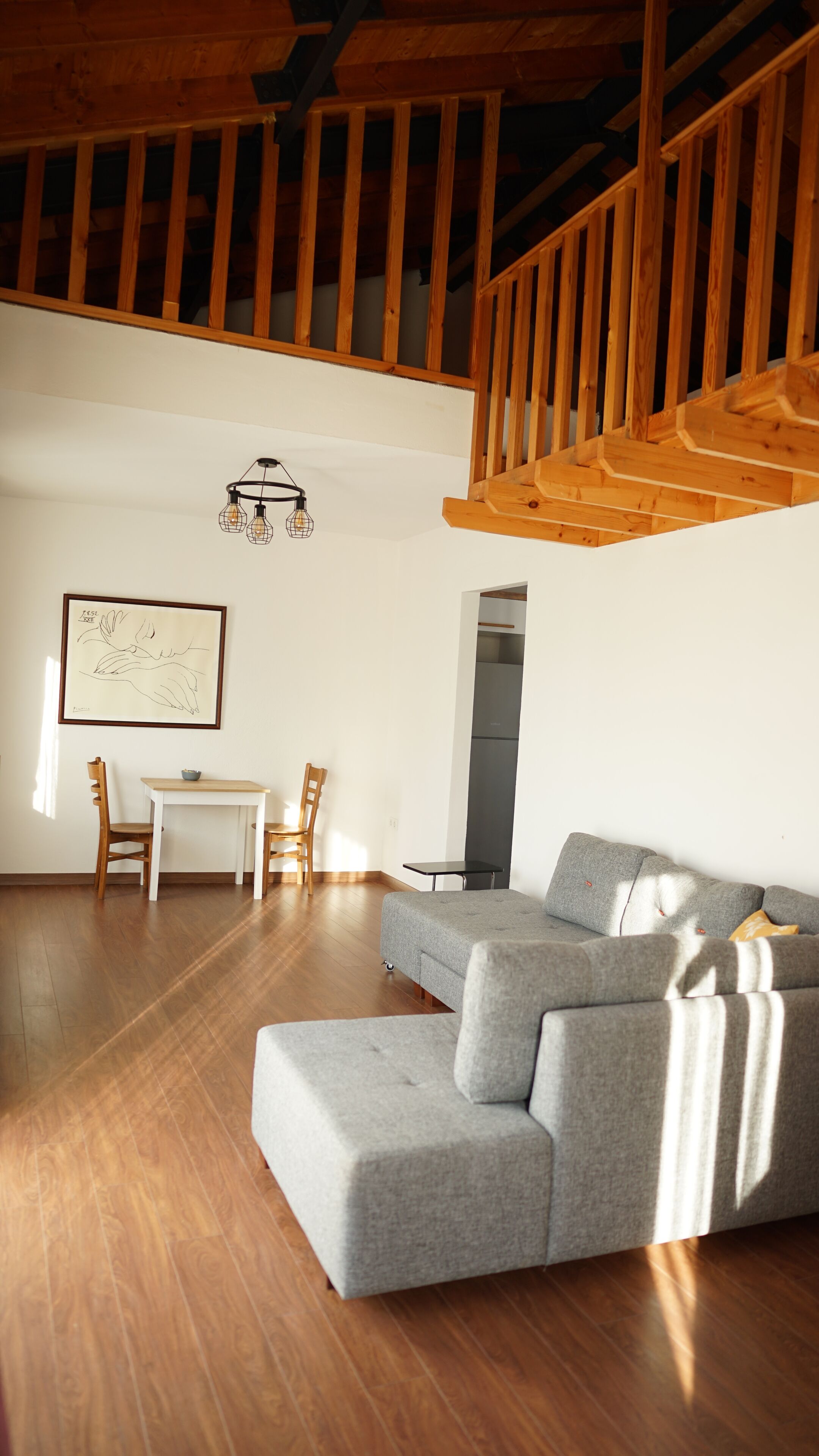 Dupleks Premium | Minibar, meja kerja, kedap suara, dan setrika/meja setrika