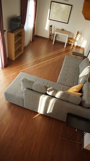 Minibar, desk, soundproofing, iron/ironing board - Karyada Hotel (Cesme)