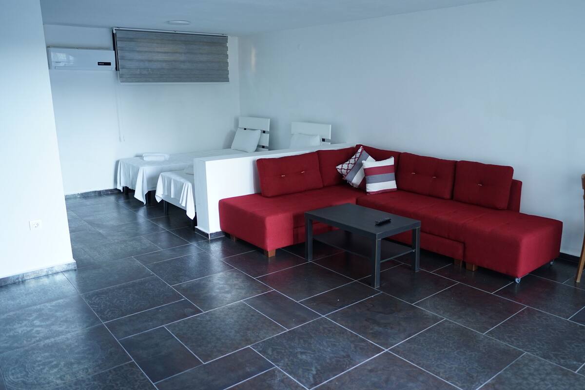 Studio, Pool View | Minibar, desk, soundproofing, iron/ironing board