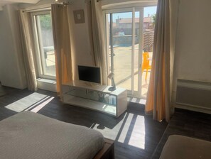 1 bedroom, free WiFi, bed sheets - Enjoy your stay in the sun (Marseille)