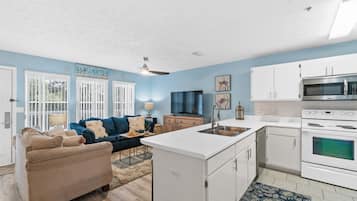 Condo, 2 Bedrooms, Resort View (D205) | Private kitchen