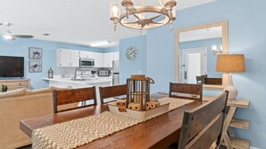 Condo, 2 Bedrooms, Resort View (D205) | In-room dining - Peachtree Place By Panhandle Getaways (Panama City Beach)
