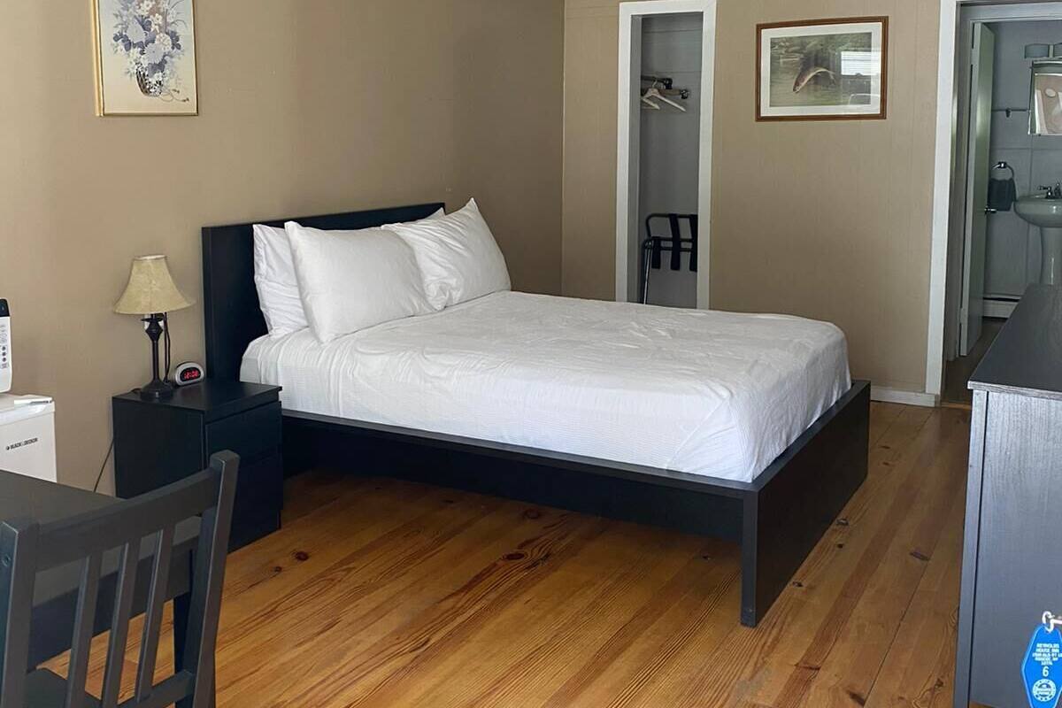 Motel Strip 6 | Rollaway beds (surcharge), WiFi (free)