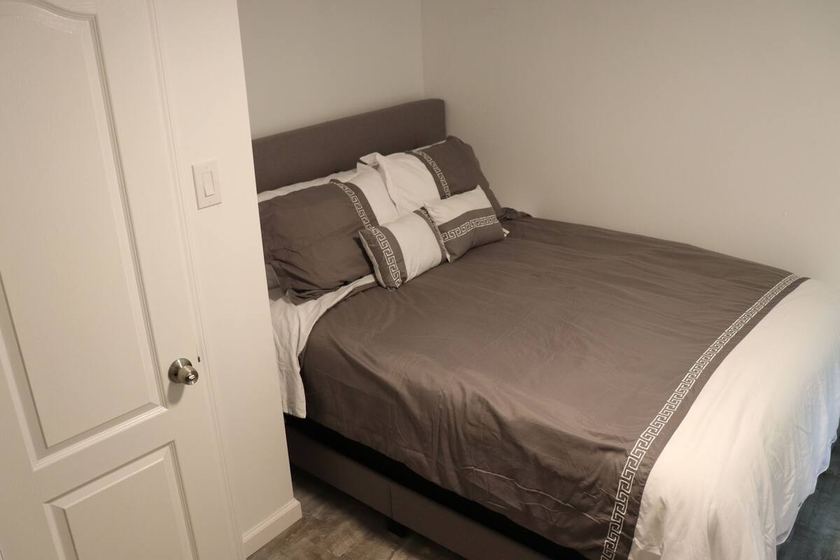 Suite 1 | Rollaway beds (surcharge), WiFi (free)