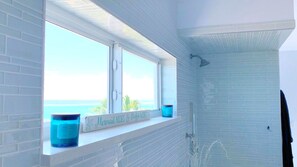 Penthouse Deluxe | Douche de la salle de bain