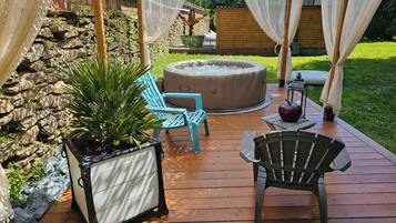 Bañera de hidromasaje exterior