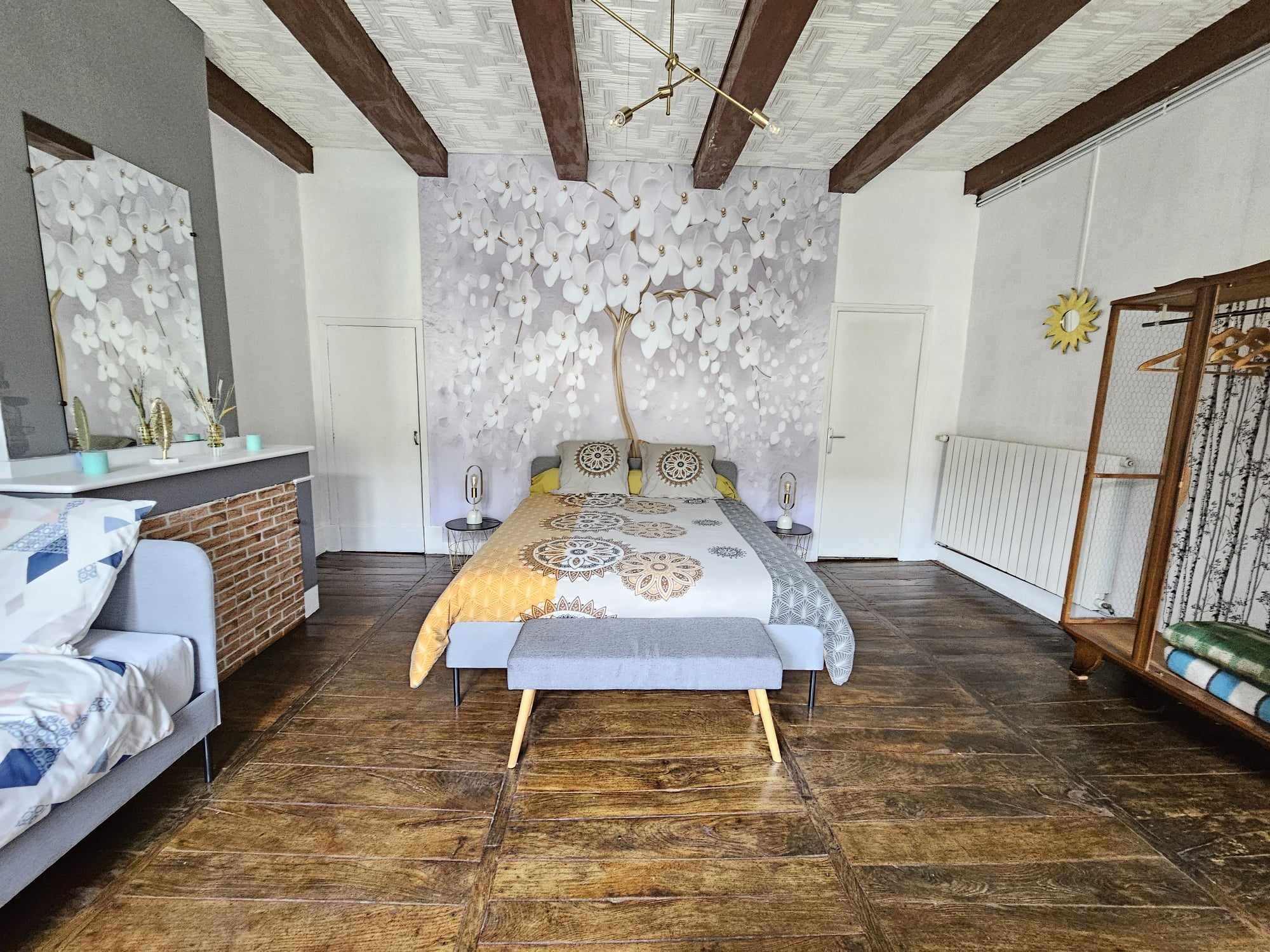 Triple Room | Décoration personnalisée, ameublement personnalisé, bureau