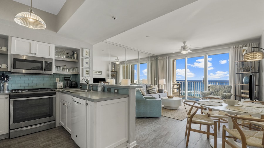 Majestic Sun Beach Resort by Panhandle Getaways