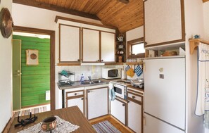 Refrigerador, placa de cocina, cafetera/tetera