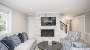 獨棟房屋, 5 間臥室, 廚房 | 起居區 | LED 液晶電視、壁爐、 DVD 播放機