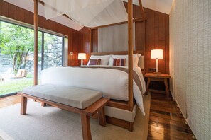 Executive Room, 1 Bedroom | Living room | 40-inch LCD TV with cable channels, TV - The Lost Stone (Baoshan)