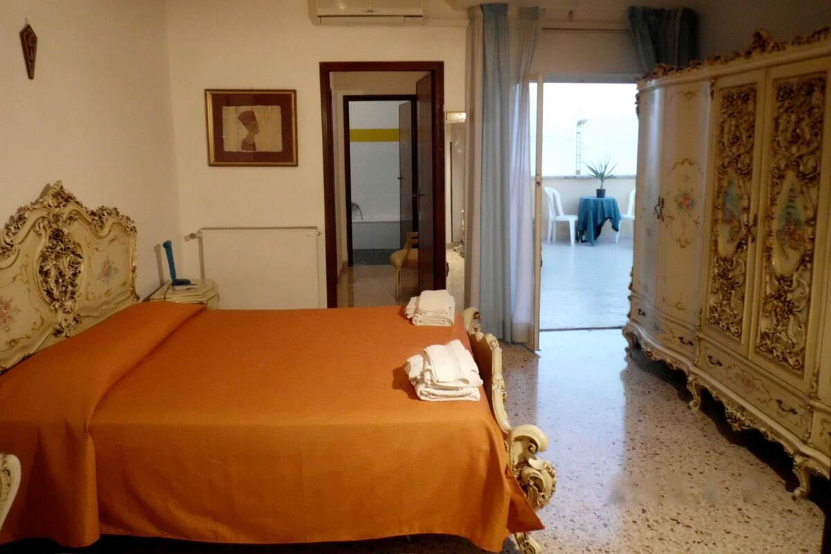 Rollaway beds, free WiFi