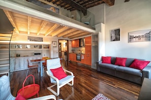 Appartement, 1 chambre, en mezzanine | Coin séjour